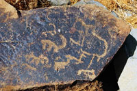 Отдельный камень с петроглифами
