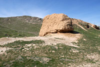 Оплывшие руины крепости Нурата