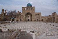 Площадь в комплексе Касым Шейха