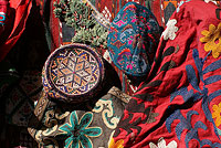 Яркие краски традиционной вышивки